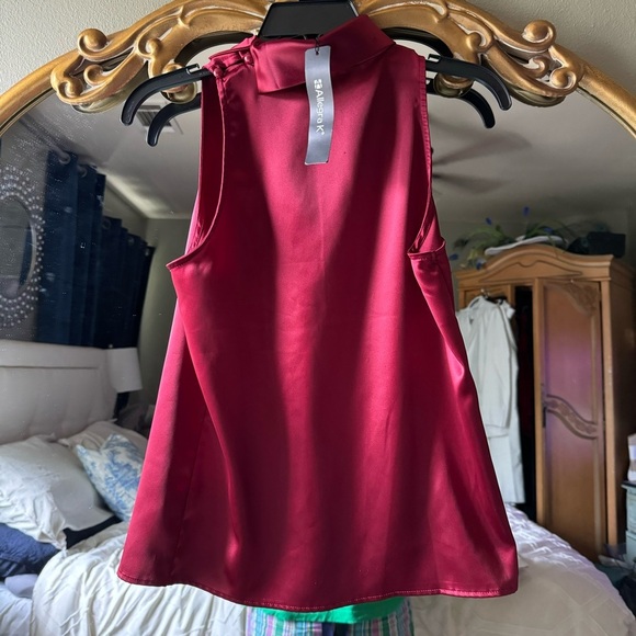 High neck satiny sleeveless blouse size small - Picture 2 of 5